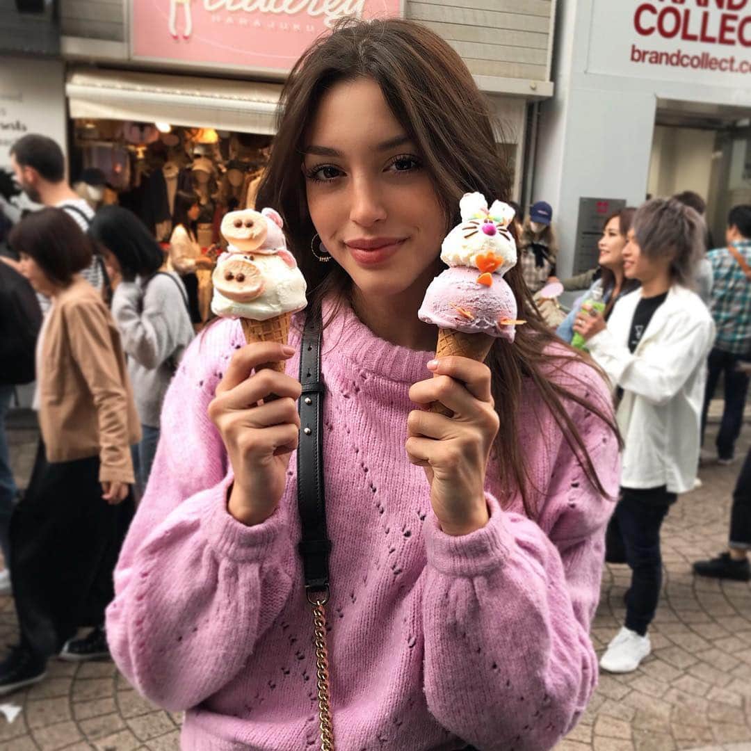 セリーヌ・ファラクさんのインスタグラム写真 - (セリーヌ・ファラクInstagram)「Moshi moshi.. I have some ice cream for you!! Bye Japan. You were so SWEET to me 🍦 🐷  Top is from @forloveandlemons ❤️」10月29日 12時19分 - celinefarach