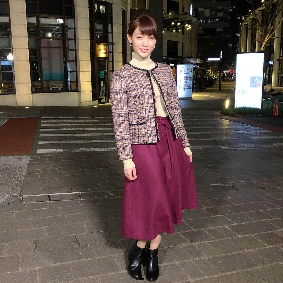 新井恵理那のNキャスさんのインスタグラム写真 - (新井恵理那のNキャスInstagram)「本格的な寒さになる前に楽しめる、スイードジャケット(*^ω^*)同系色のスカートと合わせるとGOOD！ですね♪ 先週の衣裳、 インナートップス /  GALANOS @galanos_official ボトムス、ジャケット /  LESTERA #新井恵理那  #新情報7daysニュースキャスター」10月29日 13時07分 - tbs_7nc