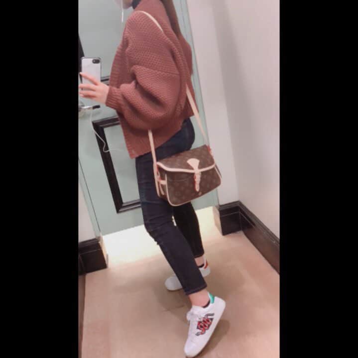 のインスタグラム：「おかわなカーディガン見つけて⠒̫⃝♡ イロチ買いしちゃった( ˊᵕˋ )♡.°⑅ . . . #シルビア #silvia #ドリフト #Drift #S13 #スポーツカー女子 #車女子 #車好き女子 #愛車 #instagood #followme #make #코디 #스타일링 #패션스타그램 #데일리 #데일리룩 #일상 #소통 #팔로우 #셀카 #셀피 #셀스타그램 #훈스타그램 #얼스타그램 #메이크  #메이크업 #몸스타그램 #옷스타그램 #오오티디」