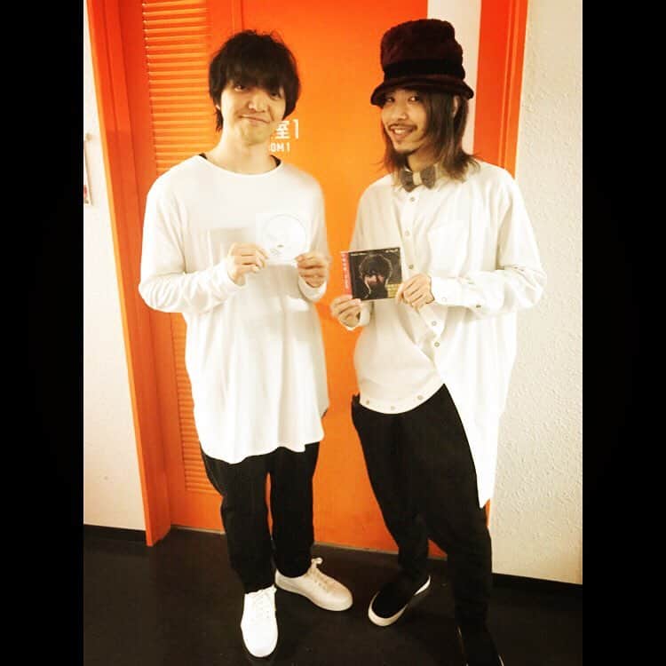 のインスタグラム：「圧巻圧倒のステージパフォーマンスを披露していた三浦大知くん！YoYo the "Pianoman"デビューアルバム＝名刺を持って、CD交換させていただきました。 13年前のイベントぶりだった事も発覚！！！岡村隆史さんとのスペシャルコラボ、ダンス、すざまじい盛り上がり♫絶叫(๑˃̵ᴗ˂̵) #yoyothepianoman #三浦大知 #ロバート秋山 #オールナイトニッポン歌謡祭 #岡村隆史 #横浜アリーナ #高須クリニック #高須克弥 #横浜アリーナ」