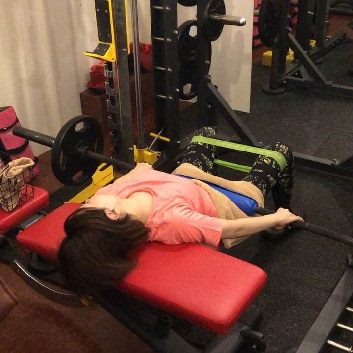 のインスタグラム：「さぁ今日もみっちり90分筋トレ&ミット打ち（＾∇＾） #筋トレ#gym#personaltrainer#ジム行ってるからと余裕こいて炭水化物を沢山食べてしまう始末#プラマイゼロ#もっと自分に厳しいドMになりたい#笑」