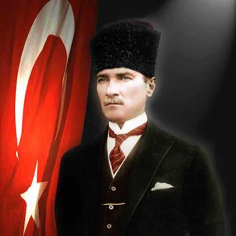 アルダ・トゥランさんのインスタグラム写真 - (アルダ・トゥランInstagram)「Cumhuriyetimizin kurucusu, ulu önder Mustafa Kemal Atatürk'ü minnet ve şükranla anıyor, Cumhuriyet Bayramı'mızı kutluyorum. Türk ulusu, canı pahasına da olsa, Cumhuriyeti sonsuza kadar yaşatacak güçtedir.  On the day that marks the 95th anniversary of the founding of the Turkish republic, we all remember our great leader Mustafa Kemal Ataturk with gratitude and celebrate the day with great pride and joy.」10月29日 18時18分 - ardaturan