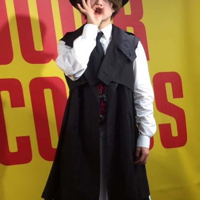 葵さんのインスタグラム写真 - (葵Instagram)「2018.10.28「ニュークラシック」リリースイベント福岡編 #葵168 #towerrecordsアミュプラザ博多店 #towerrecords福岡パルコ店 #ニュークラシック #アミュプラはおニューのニット #パルコは花咲くネクタイ #一つ1200円するハンバーガー #ツナがレア焼きらしい #ツナにこだわりがあるらしい #めちゃくちゃ美味かった #牛モツ鍋 #おおいし #おいしい #おおいしおいしい」10月29日 22時58分 - aoi_official0401