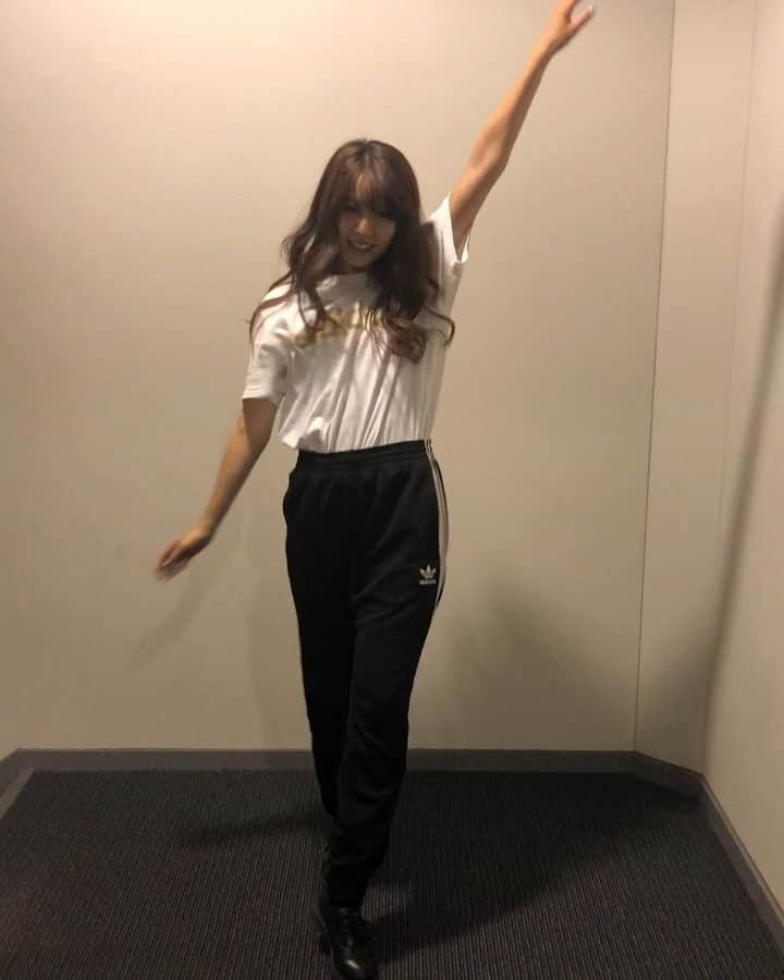 柴垣映里奈のインスタグラム：「こんばんは(⌒▽⌒)今日もお疲れ様です♡ ダンス見たいと言っていただいたので、少し載せてみます♪  あとちょっとお力お貸しください(⌒▽⌒)投票よろしくお願いします♡  #ミスコン #ミス芝浦 #ファイナリスト #ダンス #ミスキャンパス # #dance #fit #love #cool #大学 #美女 #イケメン #学生団体」