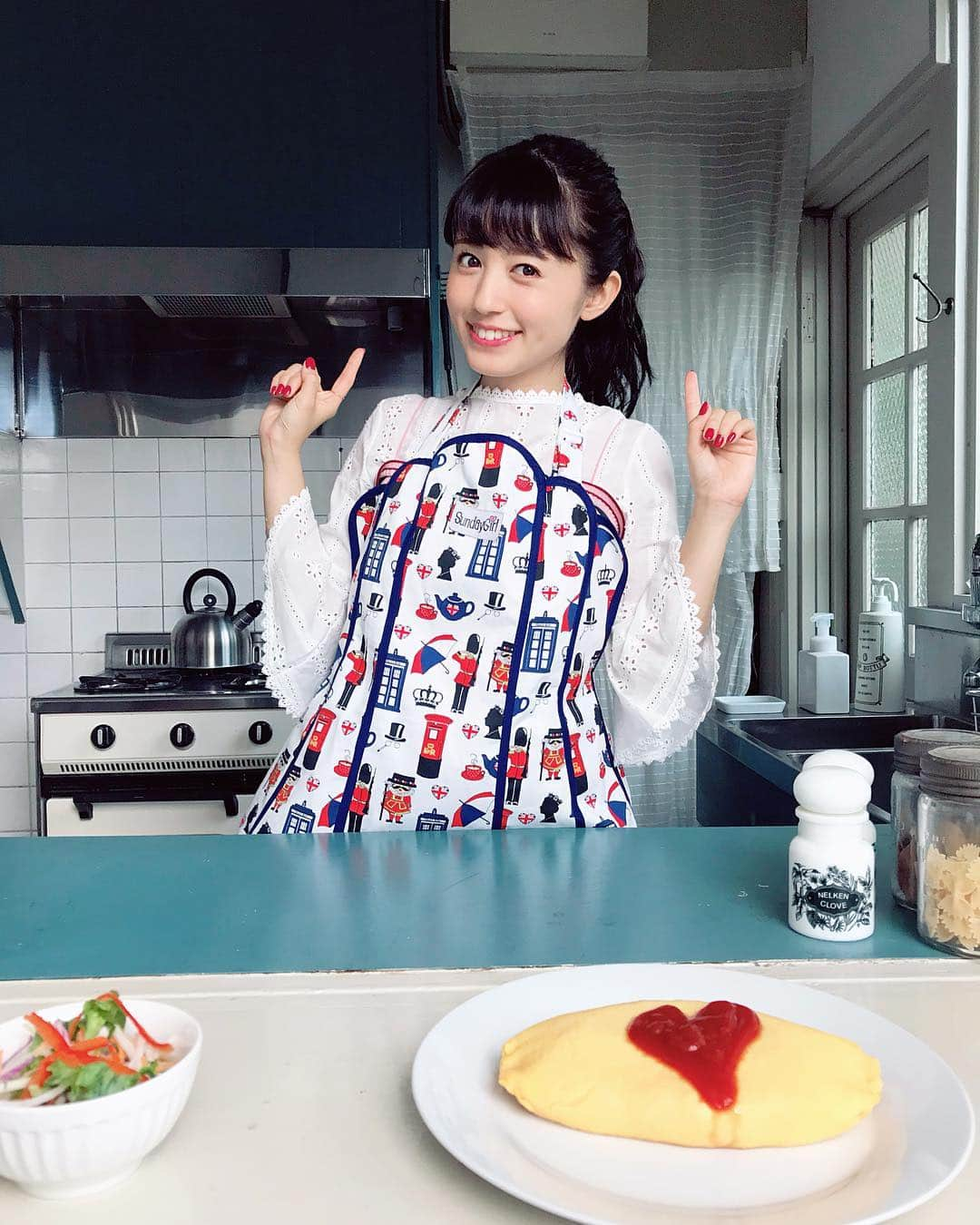 逢田梨香子さんのインスタグラム写真 - (逢田梨香子Instagram)「本日発売のVOICE Channel vol.5にて、裏表紙を飾らせて頂きました！ ハロウィンだったり、秋っぽいお衣装を着ています🎃🎃 そして今回も、皆さまから頂いた質問にも沢山答えさせてもらいましたー！！ 是非読んでねー！  #offshot onepiece#heihei」10月29日 23時42分 - aida_rikako_