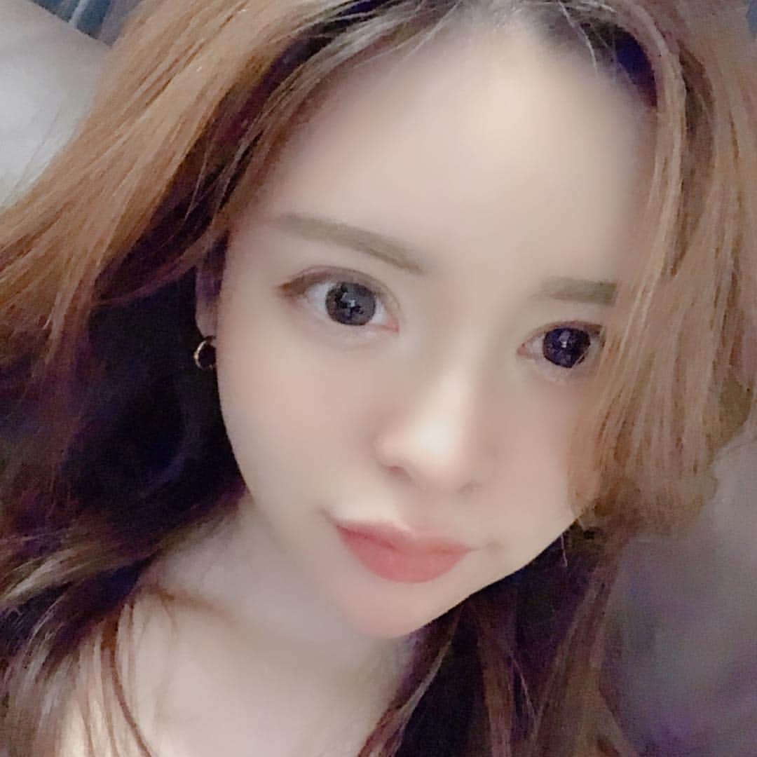 のインスタグラム：「やっと寝れる〜⌣̈⃝ 考えることたくさん！！！ おやすみなさい👩🏻 . . . #シルビア #silvia #ドリフト #Drift #S13 #スポーツカー女子 #車女子 #車好き女子 #愛車 #instagood #followme #make #코디 #스타일링 #패션스타그램 #데일리 #데일리룩 #일상 #소통 #팔로우 #셀카 #셀피 #셀스타그램 #훈스타그램 #얼스타그램 #메이크  #메이크업 #몸스타그램 #옷스타그램 #오오티디」