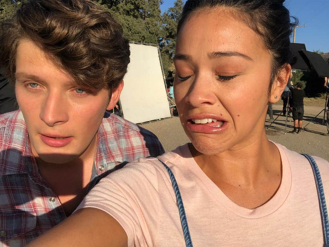 ジーナ・ロドリゲスさんのインスタグラム写真 - (ジーナ・ロドリゲスInstagram)「The suns too big. #season5 #RememberToVote」10月30日 1時54分 - hereisgina