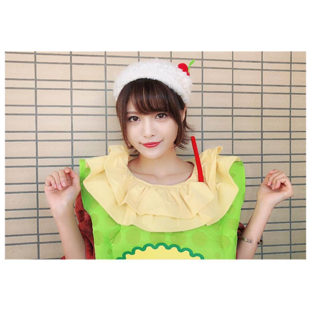美沙玲奈のインスタグラム：「メロンソーダ愛を形に‥♡！！ #メロンソーダ #クリームソーダ #コスプレ」