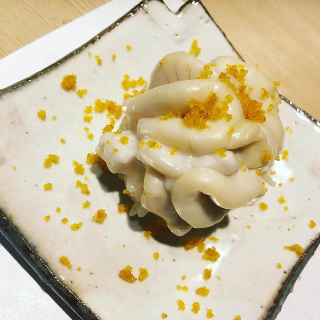 佐藤仁美さんのインスタグラム写真 - (佐藤仁美Instagram)「白子とカラスミのお寿司。美味美味美味でございます。 #寿司」10月30日 10時43分 - sato.hitomi.19791010