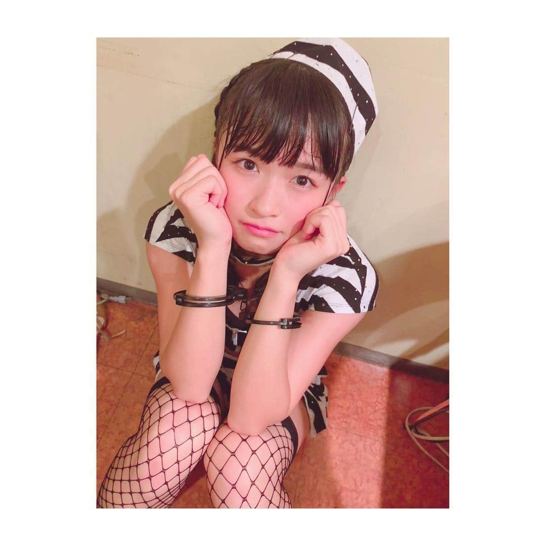 百川晴香さんのインスタグラム写真 - (百川晴香Instagram)「まずは囚人😋捕まりたくないから悪いことはしまてん👌💕 #ハロウィン #コスプレ #囚人 #てへぺろ」10月30日 23時43分 - momokawaharuka