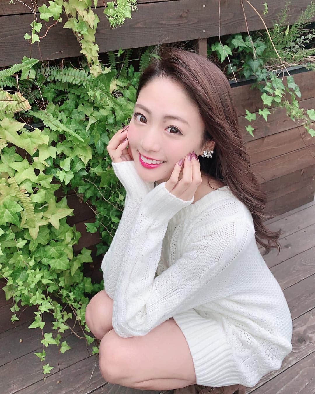 志田友美（ゆうみん）のインスタグラム：「季節の変わり目に基礎化粧水と乳液変えた🤭💕 さっぱりするのにちゃんとお肌を保護してくれる感じで遠征の時とか絶対持ってく☝️✨#アルージェ #Arouge #敏感肌 #PR #japanesegirl #skincare #instagood #instabeauty」