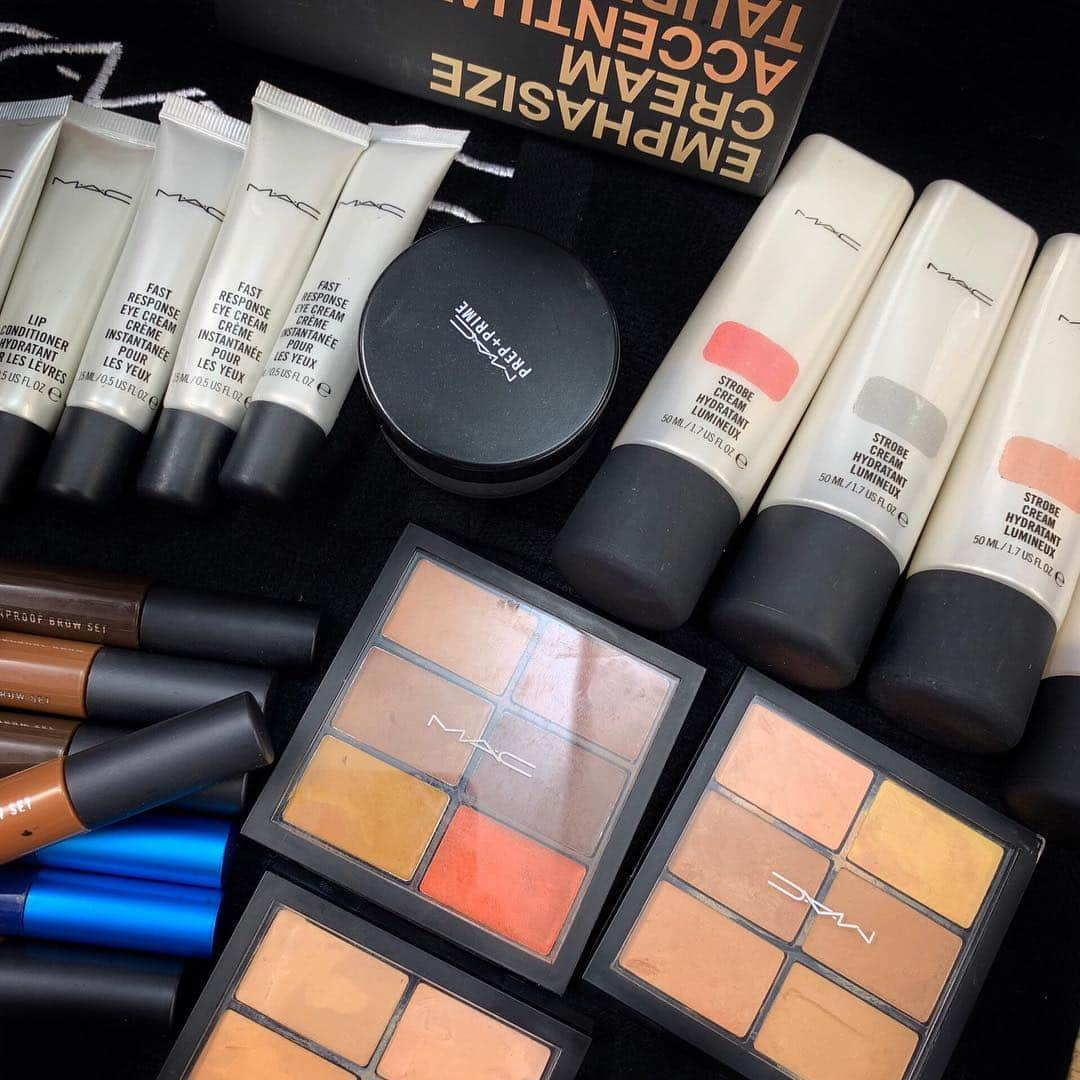 M∙A∙C Cosmetics Japanさんのインスタグラム写真 - (M∙A∙C Cosmetics JapanInstagram)「⠀ #MACBACKSTAGE SS19 FASHION WEEK ⠀ ファッションショーバックステージでのルックを公開！ MACのアイテムはプロの現場でも大活躍 ⠀ ⠀ ⠀ ⠀ ⠀ #MACCOSMETICSJAPAN #MACBACKSTAGE #SS19 #SS19FASHIONWEEK #FASHIONWEEK #AMAZONFASHIONWEEKTOKYO #東コレ #2019春夏 #トレンド #最新トレンド #ファッションウィーク #MACバックステージ #バックステージ」10月30日 20時59分 - maccosmeticsjapan