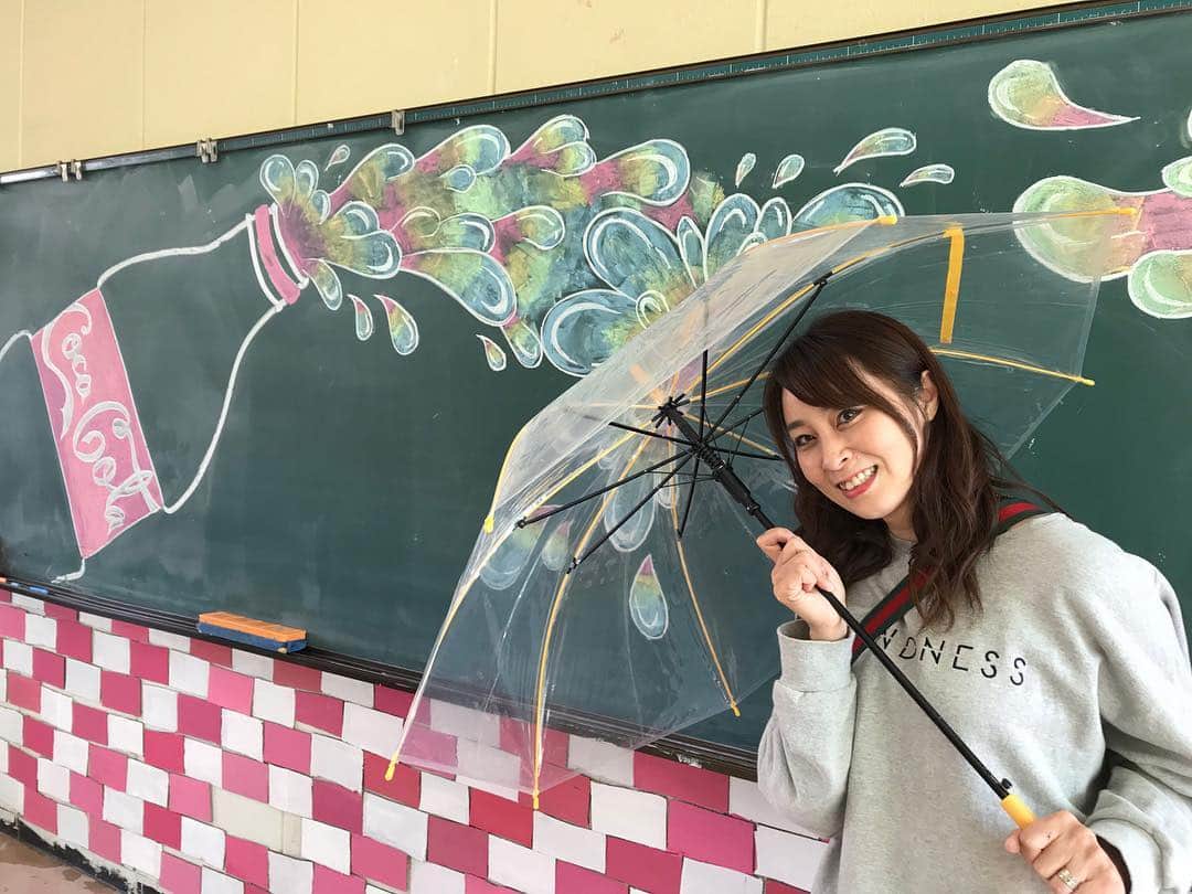 姫路麗のインスタグラム：「娘の文化祭、私の頃のお化け屋敷や一円玉落としじゃなくて、フェイスペイントやインスタ用スタジオがありましたー♡笑」