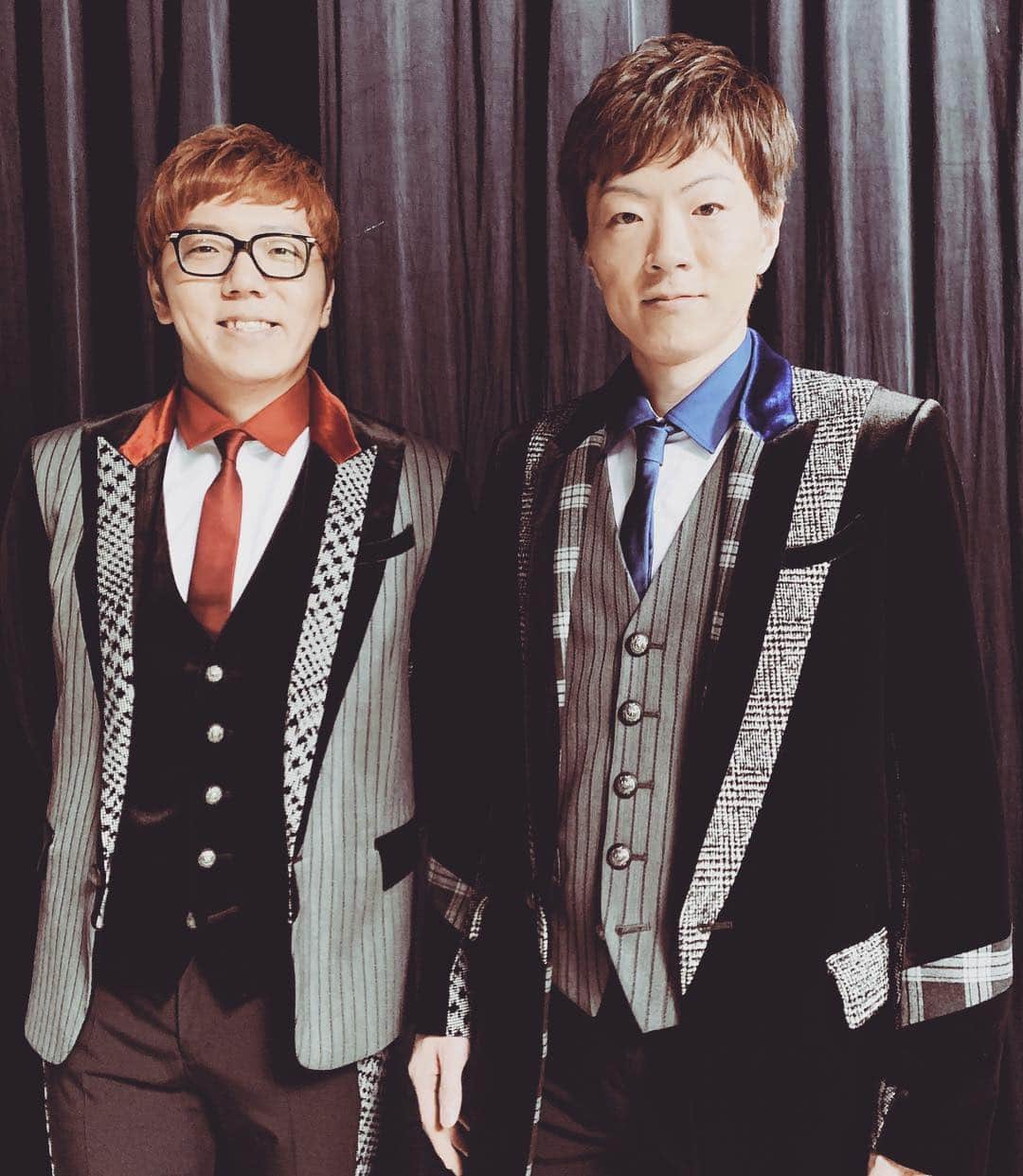 のインスタグラム：「本日は朝から丸一日かけて新曲のＭV撮影！特注した衣装がナイス😎😎明日の朝まで頑張ります！👊👊👊 #HIKAKIN #SEIKIN #フォロー」