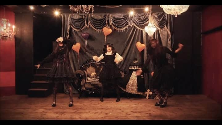 三上みかんのインスタグラム：「New video is up!  Go watch【  https://youtu.be/uFFbSpzWNpg 】 . #halloween #lolita #lolitafashion #gothiclolita #gothic #youtube #up #odottemita #踊ってみた #パンプキンズナイトメア #ロリィタ #ロリータ #ゴスロリ」