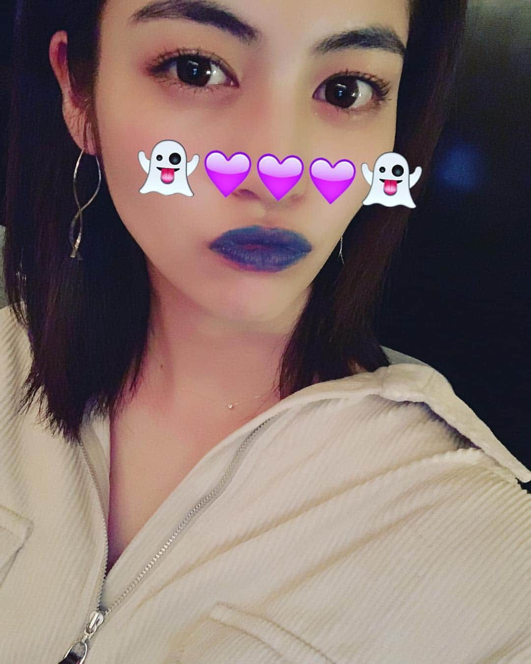 楓さんのインスタグラム写真 - (楓Instagram)「🎃Happy Halloween🎃 唇💙💙💙 でも今日のE高のハロウィンメイクは こんなもんじゃないですよ... 可愛かったり爆笑したり...😂 クオリティも高いのでぜひ見てね〜👻 #E高」10月31日 18時09分 - kaede_