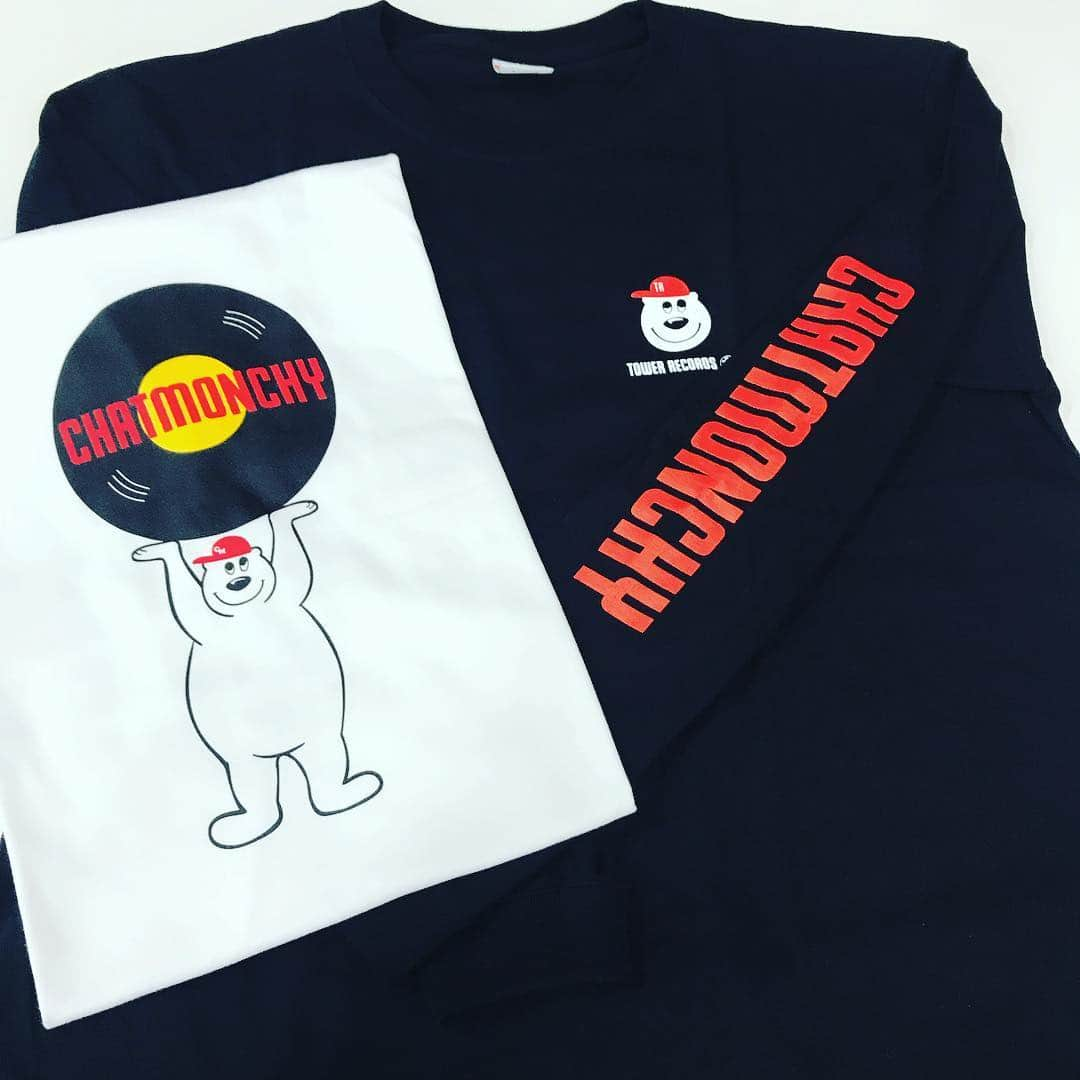 チャットモンチーのインスタグラム：「大変ご好評を頂いております「チャットモンチー × TOWER RECORDS」コラボグッズですが、店頭在庫が終了したアイテムに関して、タワーレコード新宿店店頭とタワーレコード オンラインにて11/11（日）までご予約を承ります。  商品は12月上旬入荷予定です。  詳細はHPまで。  #チャットモンチー #CHATRECORDS #タワーレコード新宿店」