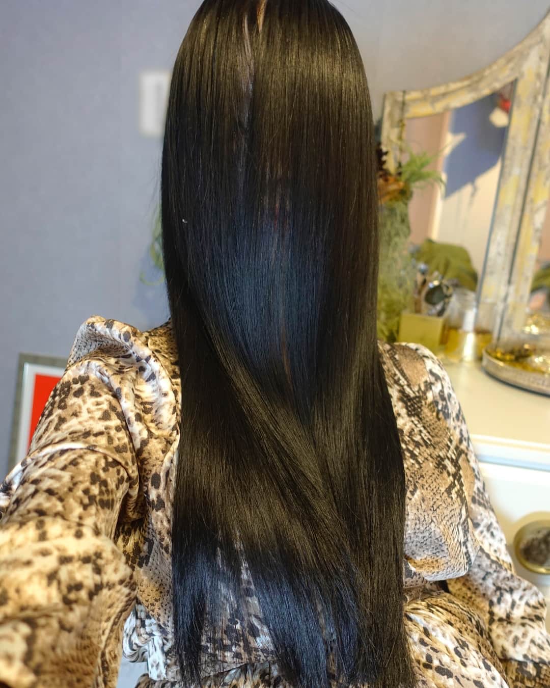 尾崎紗代子さんのインスタグラム写真 尾崎紗代子instagram 先日 Merry Shibuya で産前ラストのカラーを W しっかり黒染めしてもらってこれで 産後もしばらく来なくても大丈夫かな W しかし髪伸びたなあ 重たいなあ ペターーーンってするボリュームの