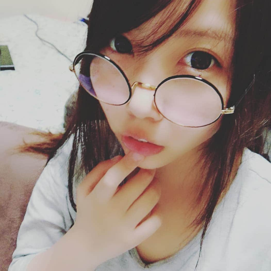 玉木くるみさんのインスタグラム写真 - (玉木くるみInstagram)「眼鏡ちゃん」10月31日 10時31分 - kurumi_tamaki