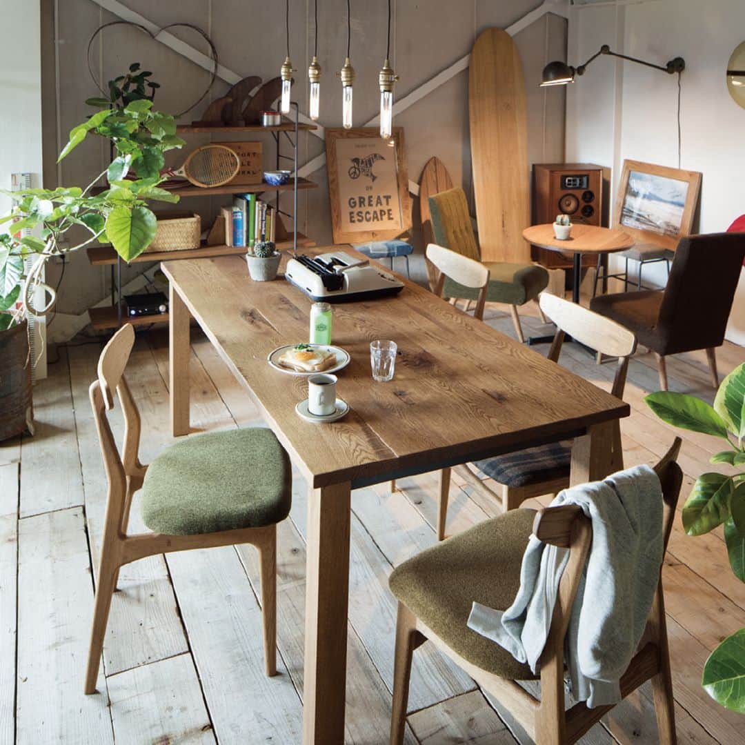 のインスタグラム：「#SWITCH #FLYMEe #diningroom #diningroomdecor #diningroomdesign #diningchair #diningroomtable #industrialfurniture #industrialstyle #industrialinterior #industrialhome #cafestyle #homedecorating #スウィッチ #フライミー #インテリアコーディネート #インテリアデザイン #家具 #カフェ風 #カフェ風インテリア #カフェスタイル #ダイニング #ダイニングルーム #ダイニングテーブル #ダイニングチェア #ダイニングセット #見せる収納 #収納棚 #植物のある暮らし #グリーンのある暮らし」