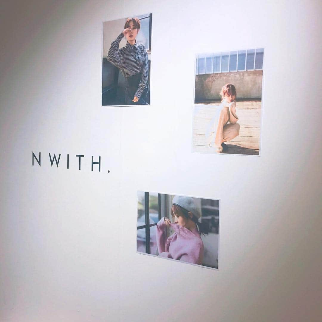 楠ろあさんのインスタグラム写真 - (楠ろあInstagram)「前田希美さんのアパレルブランド 『N WITH.』さんの展示会にお邪魔しました❤︎ ・ とってもかわいくていろんなテイストの お洋服がたくさんあって買ってしまった🐏 しかもすっごいお値段お手頃でした、、嬉しい ・ ・ まえのんさんご招待ありがとうございました！ ブランド立ち上げおめでとうございます☺︎ #nwith」10月31日 13時27分 - roa.k6