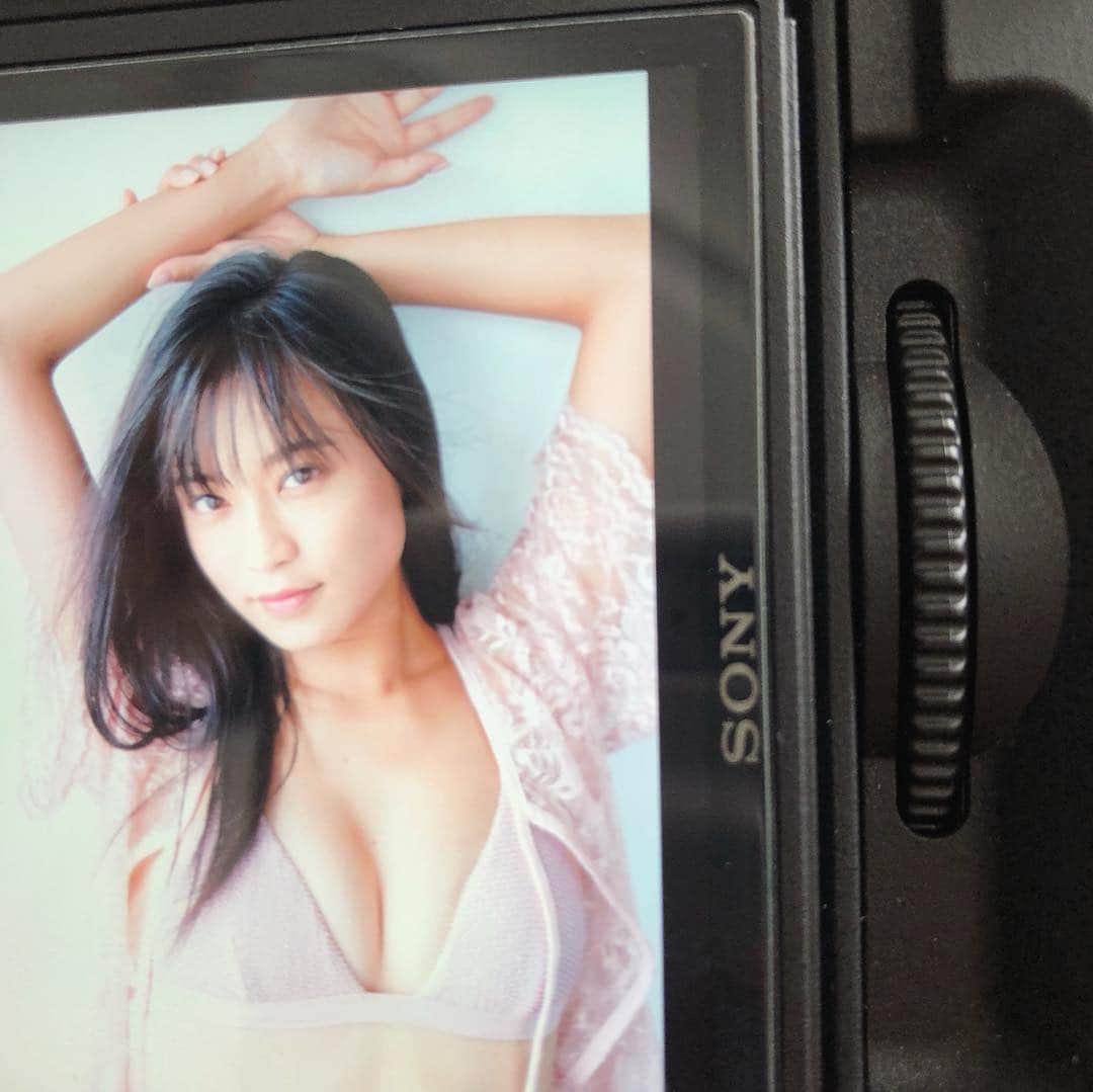 小島瑠璃子さんのインスタグラム写真 - (小島瑠璃子Instagram)「📷 今日発売の少年マガジン オフショットです」10月31日 14時16分 - ruriko_kojima