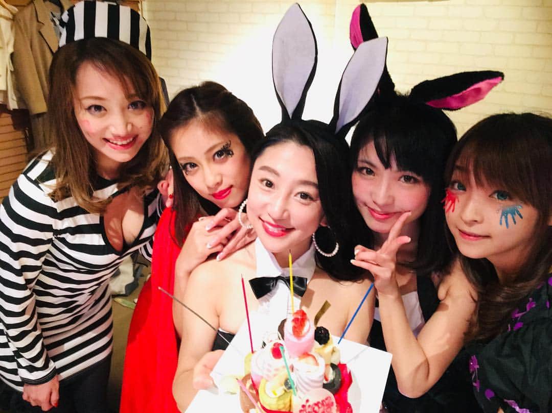 くぼたみかのインスタグラム：「🎃Happy Halloween🎃 And 🎂Happy Birthday Ayu chan🎂 #halloween #happyhalloween #happybirthday #cosplay #friends #bffs #tokyo #japan #ハロウィン」