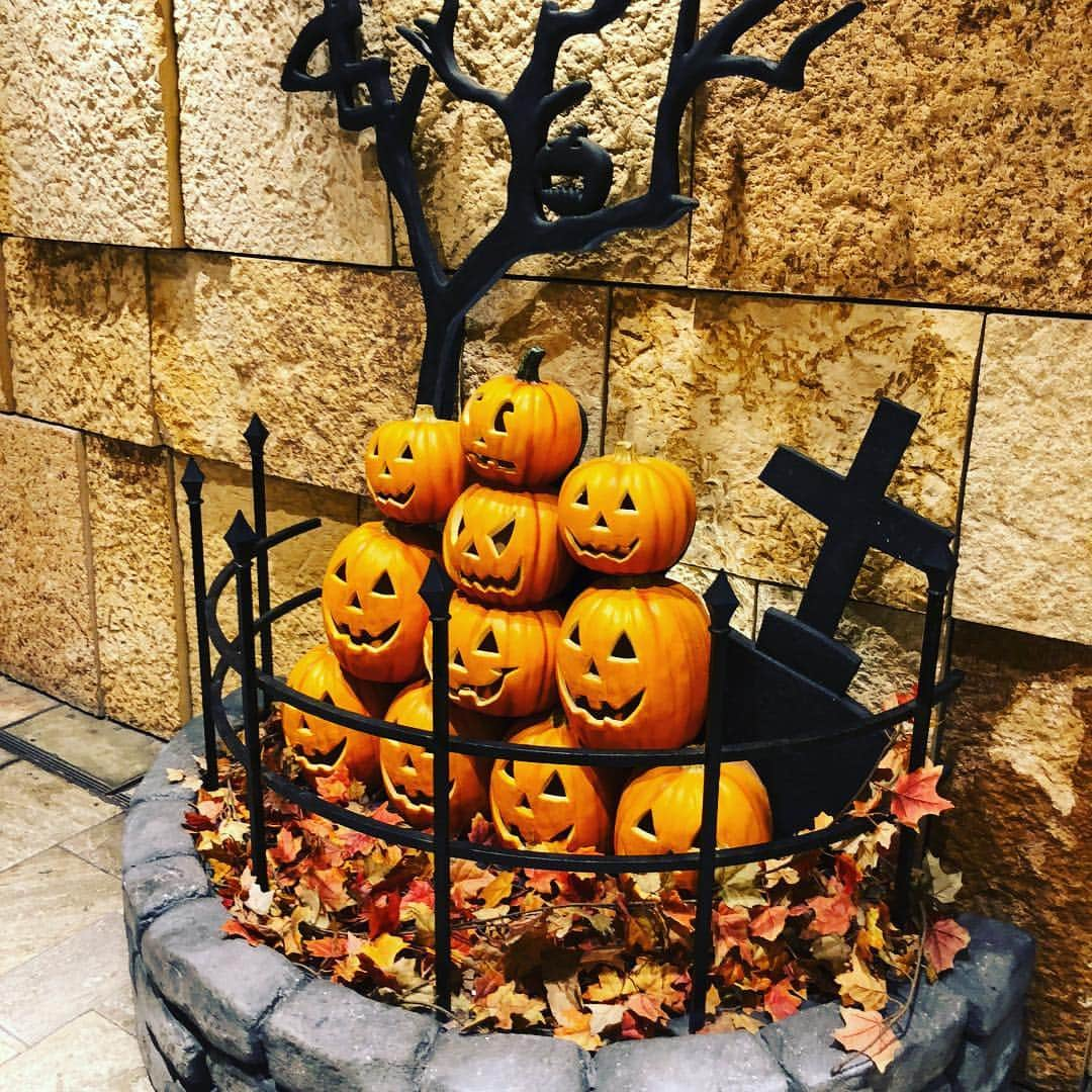 清水あすかさんのインスタグラム写真 - (清水あすかInstagram)「#halloween  #pumpkin  #orange  #ハロウィン とは！ 写真2枚目 行事の意味を理解して楽しみましょう！ #instagood」10月31日 15時01分 - asukahime1015