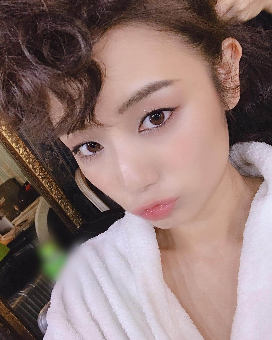 片山萌美さんのインスタグラム写真 - (片山萌美Instagram)「俺んとこ こないか？  #ヘアメイク #途中 #偶然 #リーゼント風 #リーゼントといえば #氣志團 さんですね！#ワンナイトカーニバル  #片山萌美」10月31日 16時46分 - moet_mi