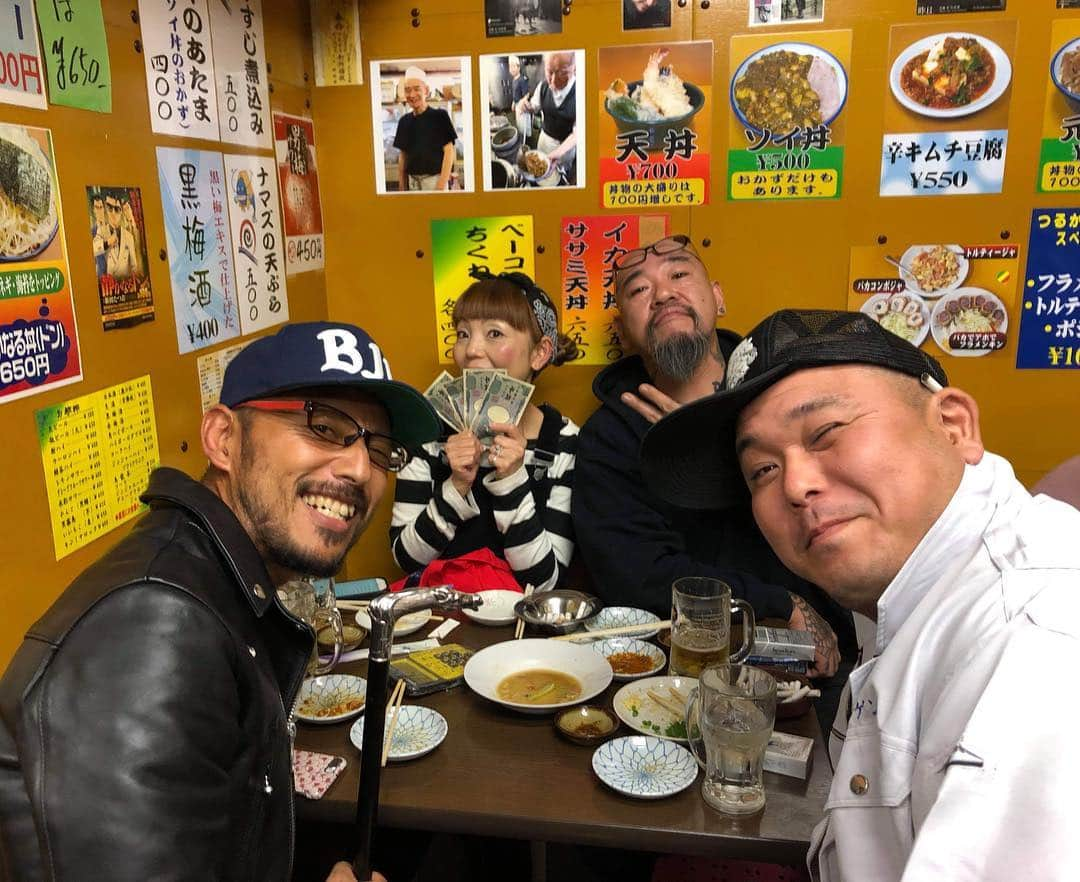 つの丸さんのインスタグラム写真 - (つの丸Instagram)「今日は新宿でPUNKカメラマン菊池さん、キャプテンセンシブル奥さま、プリズナー潤一郎くんと楽しくPUNKな夜。」11月1日 3時41分 - ge_ha_mob