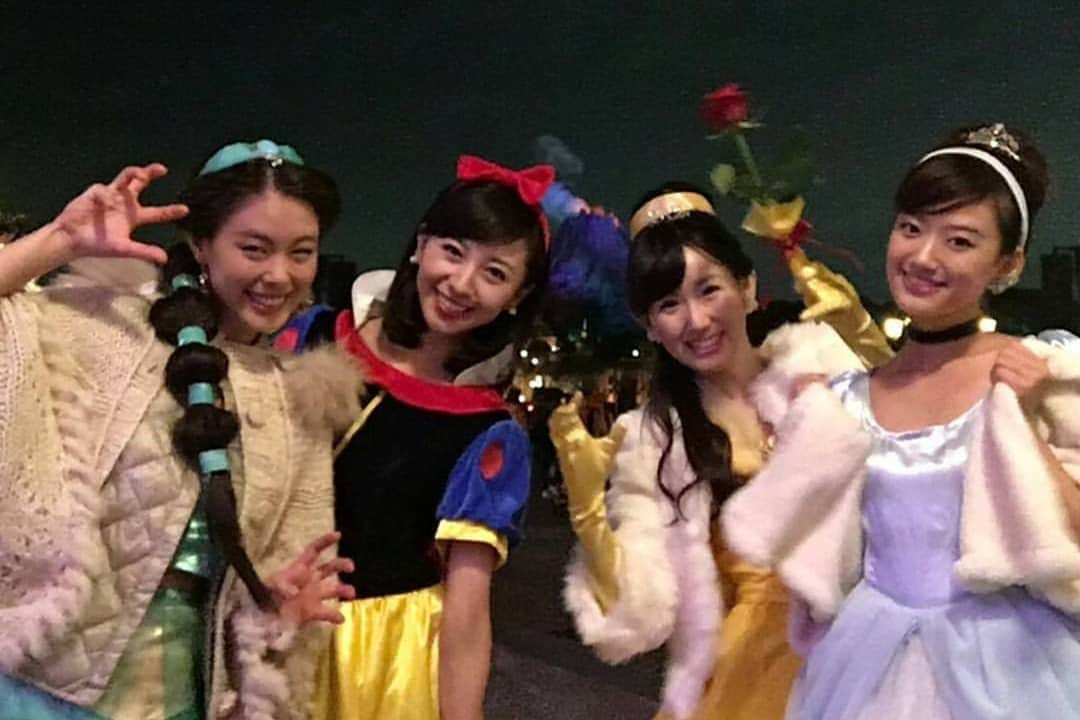 谷中麻里衣さんのインスタグラム写真 - (谷中麻里衣Instagram)「#HappyHalloween 🎃 #throwback 😉 . #Cinderella  #シンデレラ  #Belle from #BeautyandtheBeast  #美女と野獣  #Tinkerbell from #PeterPan  #ティンカーベル #ピーターパン  #Rapunzel  #ラプンツェル . #ハロウィン #Halloween #Dハロ #ディズニー #ディズニーハロウィン #仮装」10月31日 19時28分 - marieyanaka