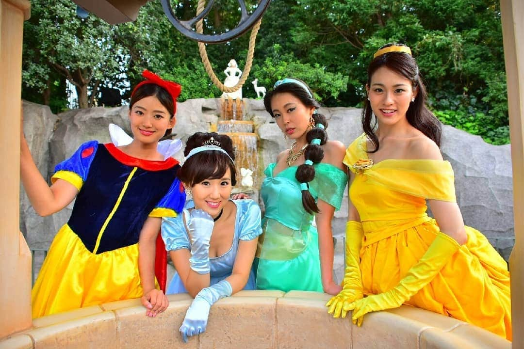 谷中麻里衣さんのインスタグラム写真 - (谷中麻里衣Instagram)「#HappyHalloween 🎃 #throwback 😉 . #Cinderella  #シンデレラ  #Belle from #BeautyandtheBeast  #美女と野獣  #Tinkerbell from #PeterPan  #ティンカーベル #ピーターパン  #Rapunzel  #ラプンツェル . #ハロウィン #Halloween #Dハロ #ディズニー #ディズニーハロウィン #仮装」10月31日 19時28分 - marieyanaka