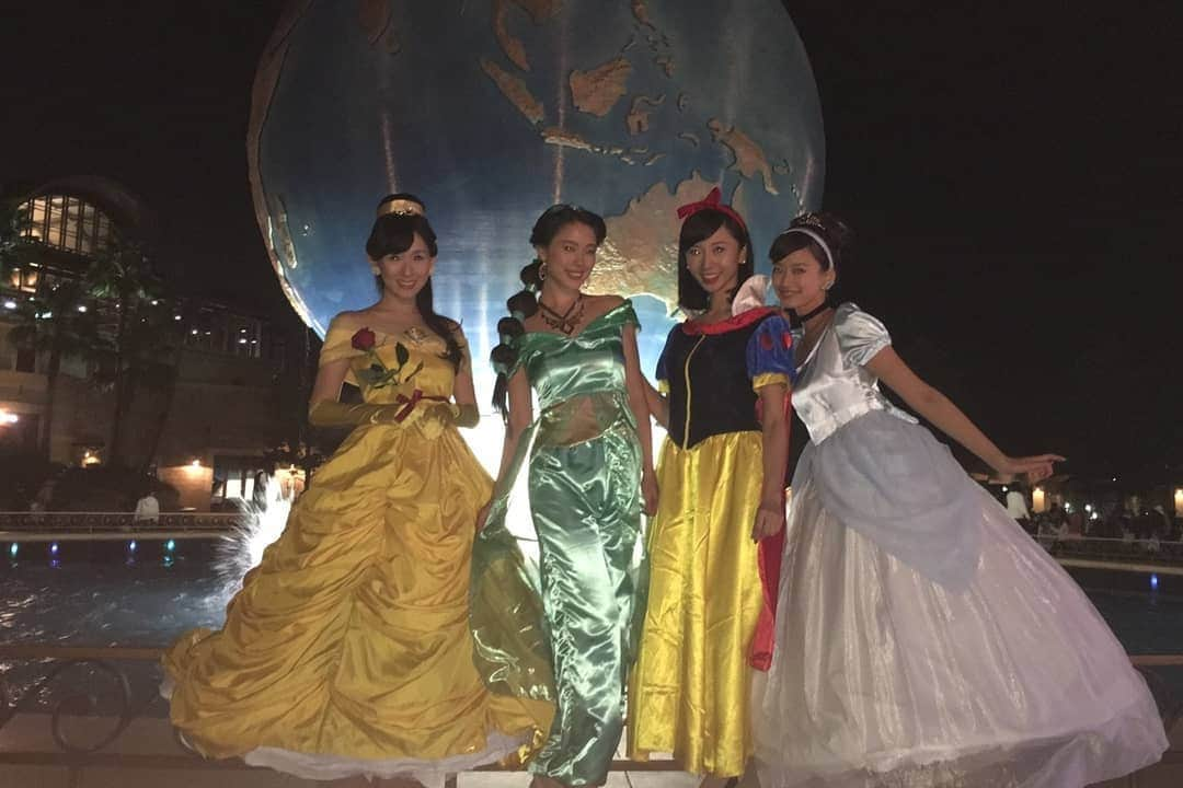 谷中麻里衣さんのインスタグラム写真 - (谷中麻里衣Instagram)「#HappyHalloween 🎃 #throwback 😉 . #Cinderella  #シンデレラ  #Belle from #BeautyandtheBeast  #美女と野獣  #Tinkerbell from #PeterPan  #ティンカーベル #ピーターパン  #Rapunzel  #ラプンツェル . #ハロウィン #Halloween #Dハロ #ディズニー #ディズニーハロウィン #仮装」10月31日 19時28分 - marieyanaka