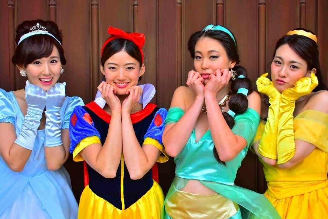 谷中麻里衣さんのインスタグラム写真 - (谷中麻里衣Instagram)「#HappyHalloween 🎃 #throwback 😉 . #Cinderella  #シンデレラ  #Belle from #BeautyandtheBeast  #美女と野獣  #Tinkerbell from #PeterPan  #ティンカーベル #ピーターパン  #Rapunzel  #ラプンツェル . #ハロウィン #Halloween #Dハロ #ディズニー #ディズニーハロウィン #仮装」10月31日 19時28分 - marieyanaka