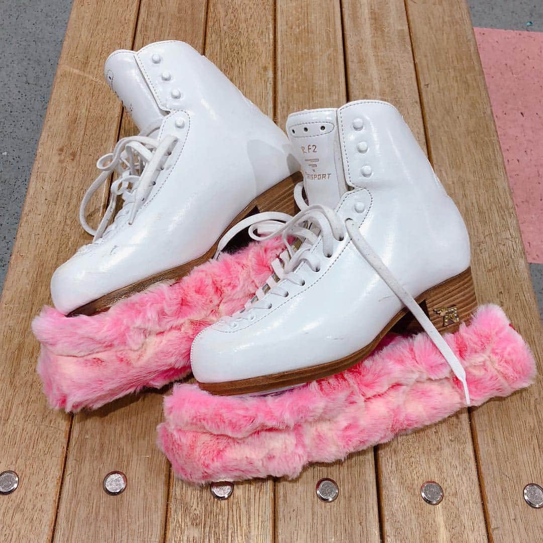 青木祐奈のインスタグラム：「. . にゅーえっじかばー💝 . イニシャル🌈 可愛い😆新しいのに変えようと思って探してたので嬉しいです🙏🏻💞 . #skate #pink #❤️」