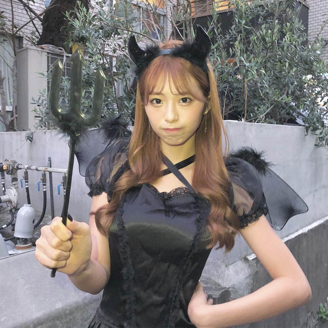 のインスタグラム：「ハロウィン第2弾😈🖤 #ハロウィン #ハロウィンコスプレ #ハロウィン仮装 #デビル #デビルコス」