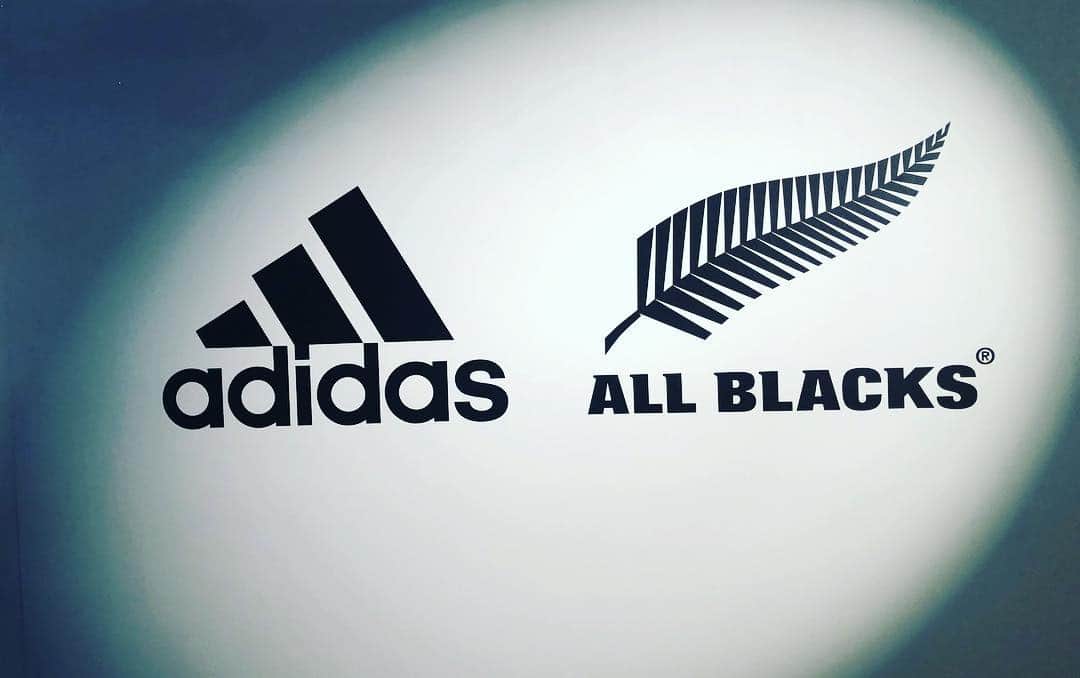 坂口佳穂さんのインスタグラム写真 - (坂口佳穂Instagram)「ALL BLACKS🏉の新作ユニフォームの発表会へ😆💓 #adidas#allblacks #adidasrugby#新作ユニフォーム#rugby#newzealand @adidastokyo @allblacks」10月31日 21時38分 - s_ka_ho