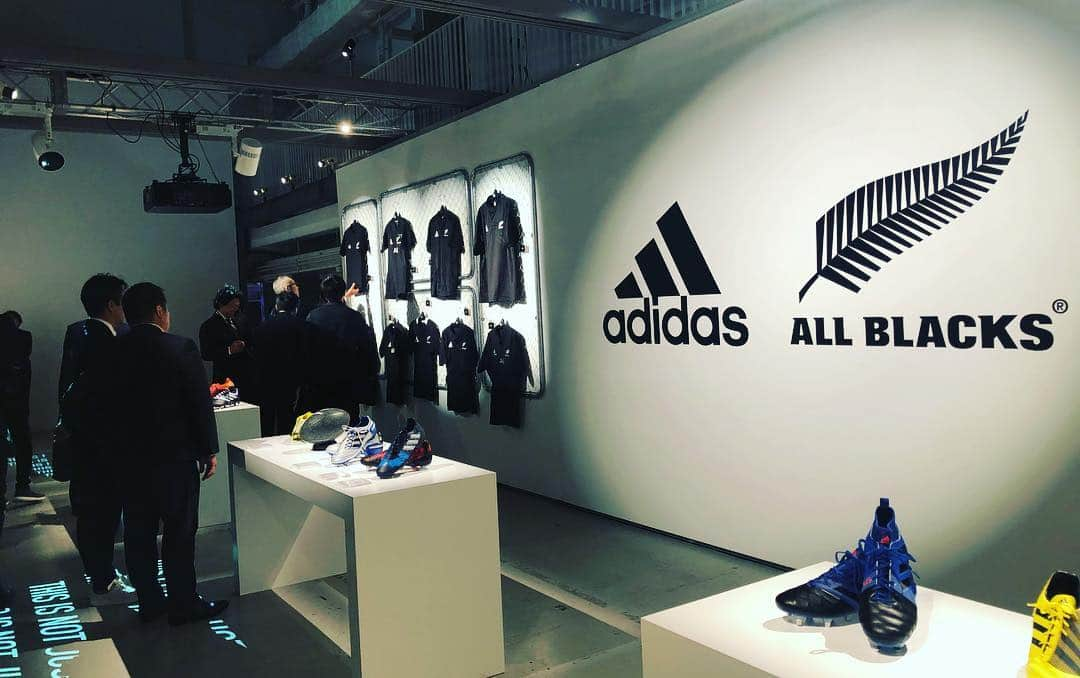 坂口佳穂さんのインスタグラム写真 - (坂口佳穂Instagram)「ALL BLACKS🏉の新作ユニフォームの発表会へ😆💓 #adidas#allblacks #adidasrugby#新作ユニフォーム#rugby#newzealand @adidastokyo @allblacks」10月31日 21時38分 - s_ka_ho