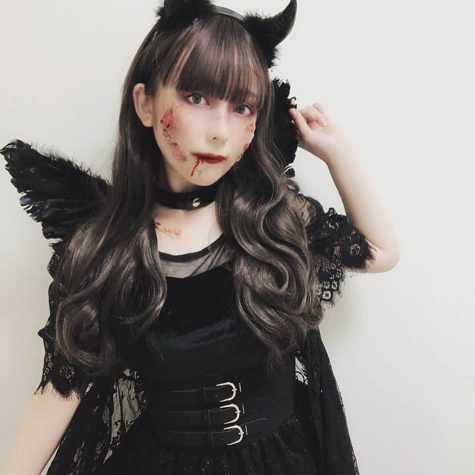 中野佑美さんのインスタグラム写真 - (中野佑美Instagram)「Happy Halloween 👻💕 #ハロウィン #コスプレ #デビル #傷メイク」11月1日 0時38分 - nakan084