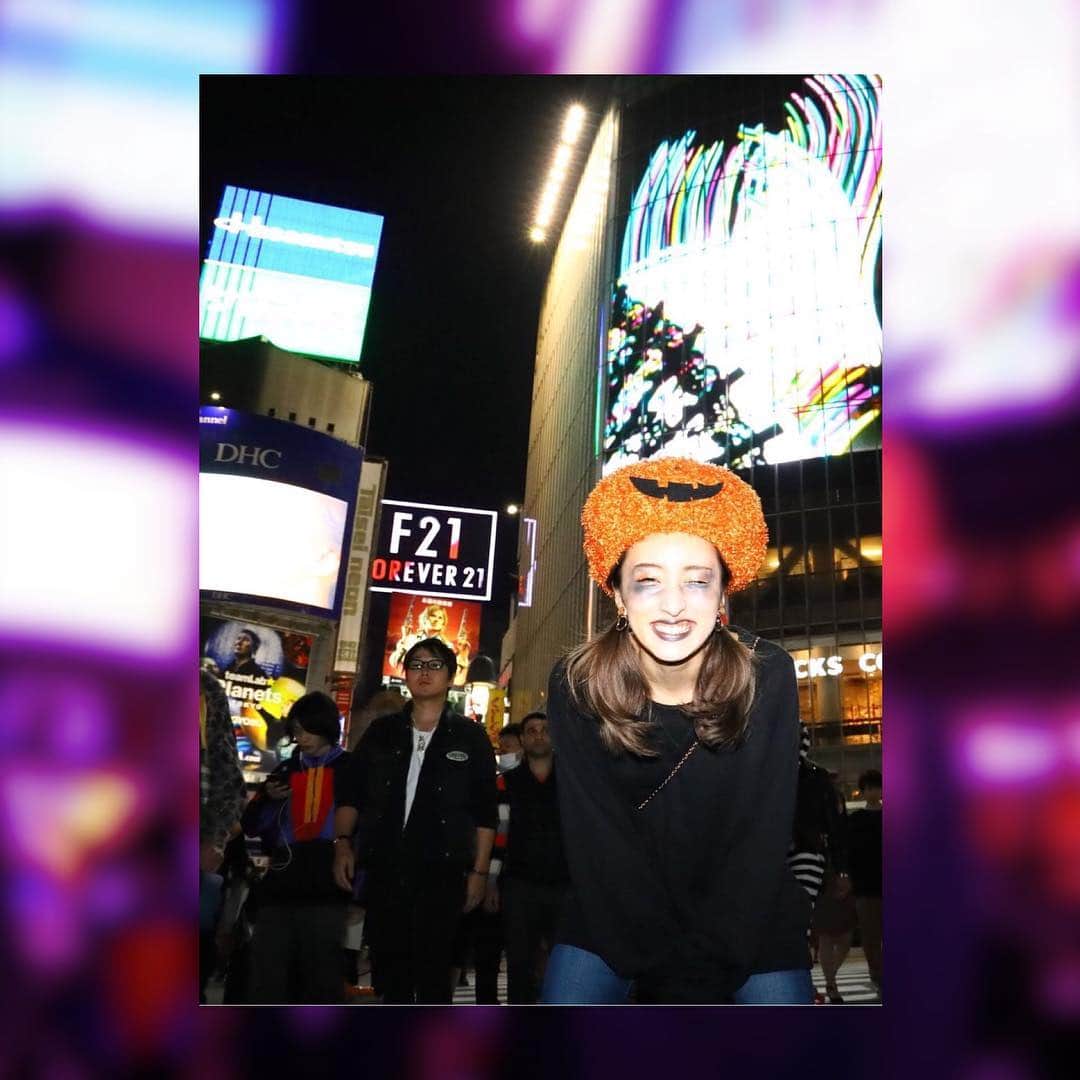 梅田彩佳さんのインスタグラム写真 - (梅田彩佳Instagram)「. . . 大好きなハロウィン。 大好きな渋谷。 . . 毎年毎年、すごくなっていく渋谷のハロウィン。 楽しもうな気持ちからどんどん、 どう目立つか、盛り上がるかに変わってる気がする。 . . . みんなが幸せなハロウィンになりますように。 . . ハッピーハロウィン🎃👻🧟‍♀️🧟‍♂️ . .」11月1日 1時23分 - ayaka_umeda_official