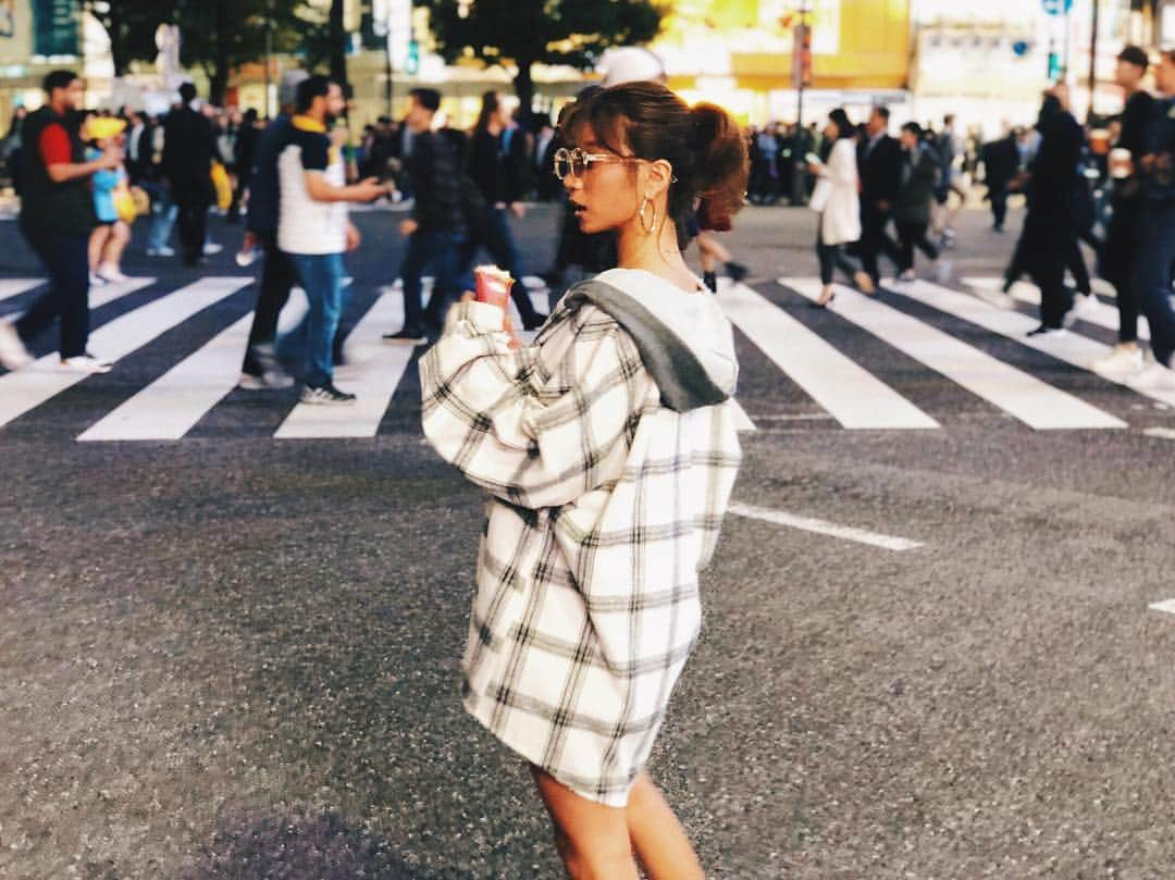 葉月あやさんのインスタグラム写真 - (葉月あやInstagram)「. . TOKYO🔥SHIBUYA🔥 . . 私たちの住む国 大切にしようね。 . . #instafashion #ootd  #tokyo #shibuya」11月1日 2時17分 - ayaa0609