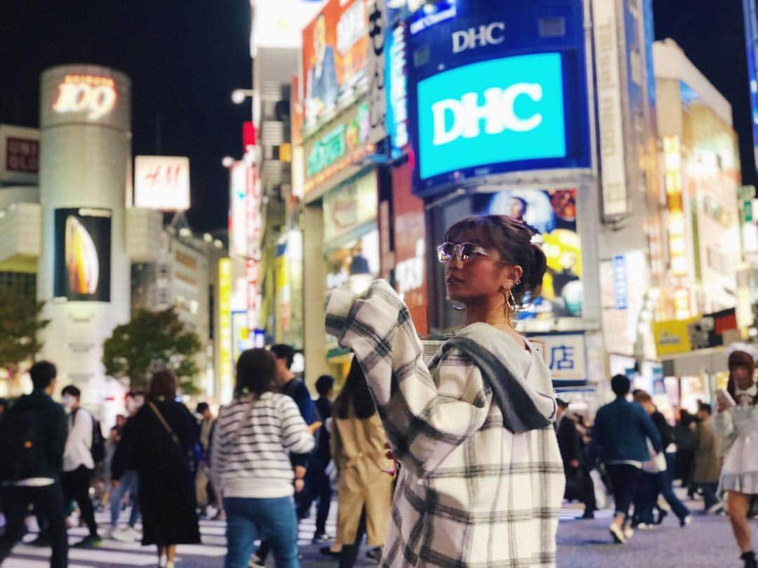 葉月あやさんのインスタグラム写真 - (葉月あやInstagram)「. . TOKYO🔥SHIBUYA🔥 . . 私たちの住む国 大切にしようね。 . . #instafashion #ootd  #tokyo #shibuya」11月1日 2時17分 - ayaa0609