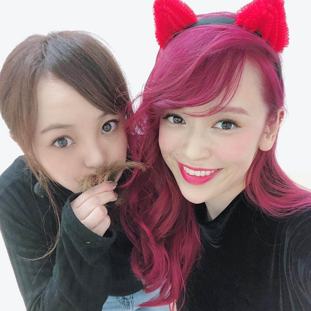 のインスタグラム：「今回のアリエル、そして一昨日アップしたダンス動画の全ての撮影をしてくれた 親友ゆうこ😘 ゆうこなくして今回のソリエルは完成しなかったよ！！本当にありがとう〜🙏💓 さぁ今日から11月だね！！ 朝晩すごい寒いから冷えないように 暖かくしてねー🧚‍♀️ ・ ・ ・ #bestfriend #halloween  #greatmemories  #love」