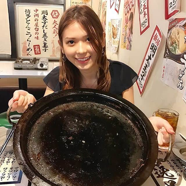 【屋台屋 博多劇場】鉄鍋餃子 もつ鍋 串焼き おでんさんのインスタグラム写真 - (【屋台屋 博多劇場】鉄鍋餃子 もつ鍋 串焼き おでんInstagram)「. 小岩店での100個餃子チャレンジ‼️🥟✨ 見事成功です👏👏 餃子パスポートを使ってまたたくさん餃子を食べに来てくださいね✨ . . #Repost @tabe_megumi 様 . . , 博多餃子100個 チャレンジ😋🍴 後輩ちゃんと同時に(*´꒳`*)♪ ギリギリで成功して16個餃子無料の年パスGET😎🌸 ・ 皮は両目パリパリで 鉄板が当たってない所の生地はもっちり☺ 餡は濃いめだからそのままでも🙆 一口サイズだから食べやすかった♪ ・ #博多劇場 #九ちゃん #小岩 #餃子100個 #制限時間60分  #餃子 #大食い #大食いチャレンジ #さなログ」11月1日 10時59分 - yataiya_hakata