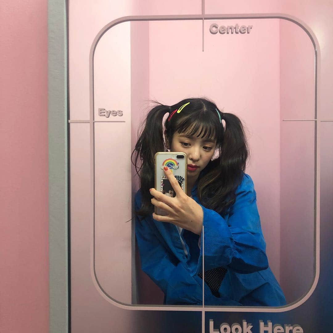 横田真悠さんのインスタグラム写真 - (横田真悠Instagram)「☺︎☺︎☺︎ パラーン Seventeenで韓国に行ったとき、携帯が前のだ！笑笑」11月1日 21時56分 - yokota_mayuu
