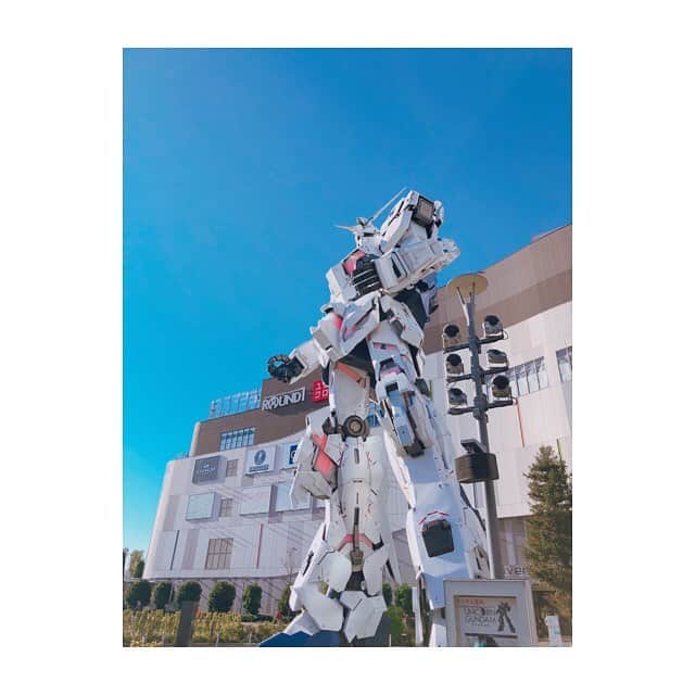 中島ヨシキさんのインスタグラム写真 - (中島ヨシキInstagram)「空が青い。ガンダム風に言うと、宇宙が以下略。 #お台場 #ダイバーシティ #ユニコーン #ガンダムUC #空」11月1日 15時43分 - yoshiki_n_626