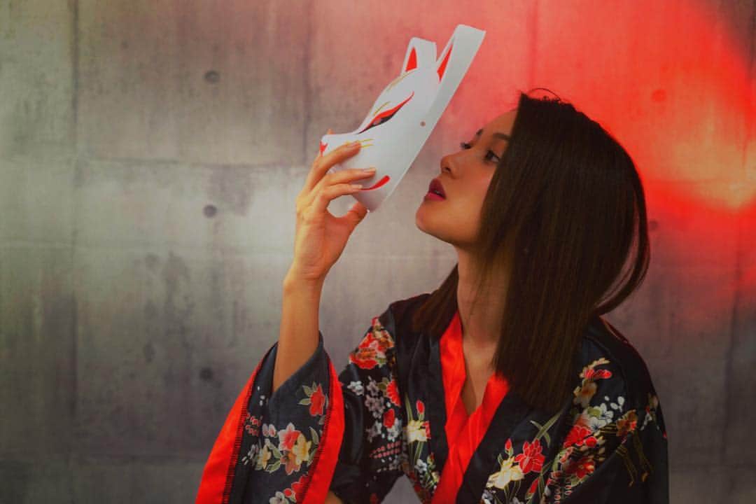 のインスタグラム：「🖤 やることがいっぱいなのに 17:00まで寝てた😂！ . . よし、勉強しよう！」