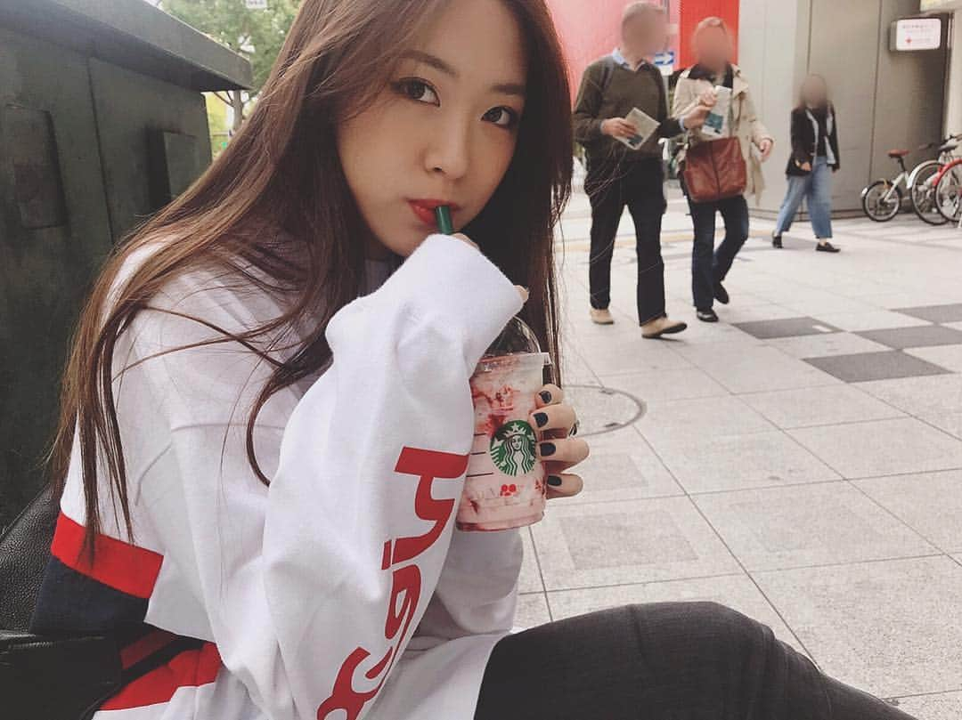 山本真凜さんのインスタグラム写真 - (山本真凜Instagram)「レッスン帰り。 #november #starbucks #strawberry #winter #xgirl #frappuccino #christmasstrawberrycakefrappuccino」11月1日 23時04分 - marin_yamamoto_