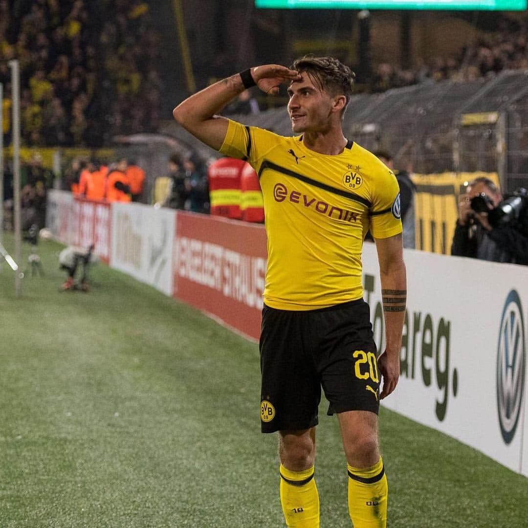 マクシミリアン・フィリップのインスタグラム：「Next Round 💪🏼✅ #bvbfcu#team#mp20」