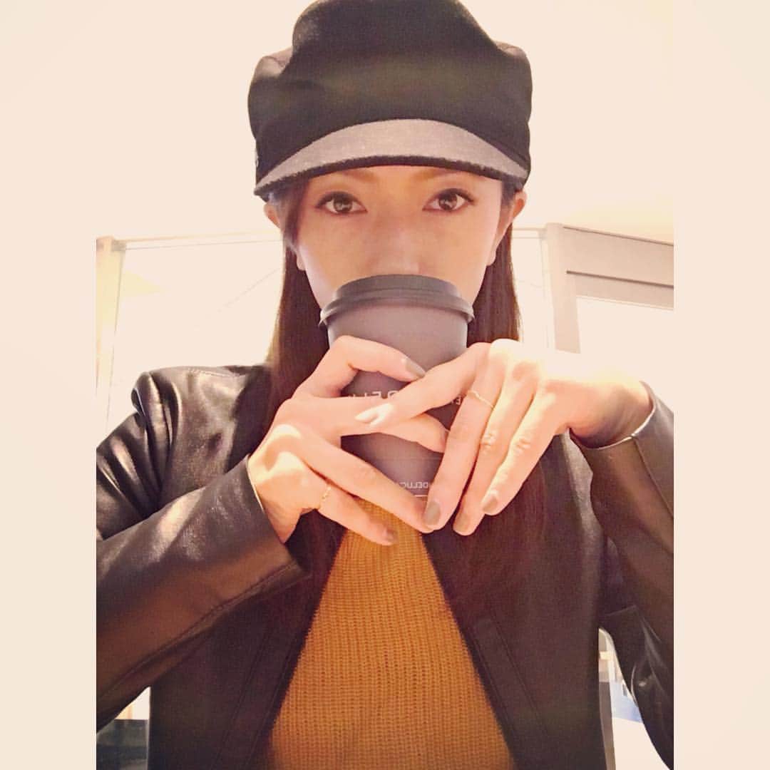 のインスタグラム：「#真剣に休憩中 #カフェラテ #bag #trestar」